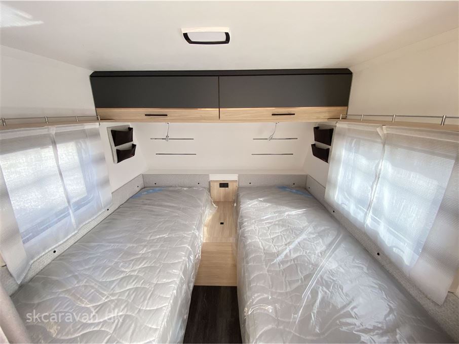 Caravelair Titanium 450