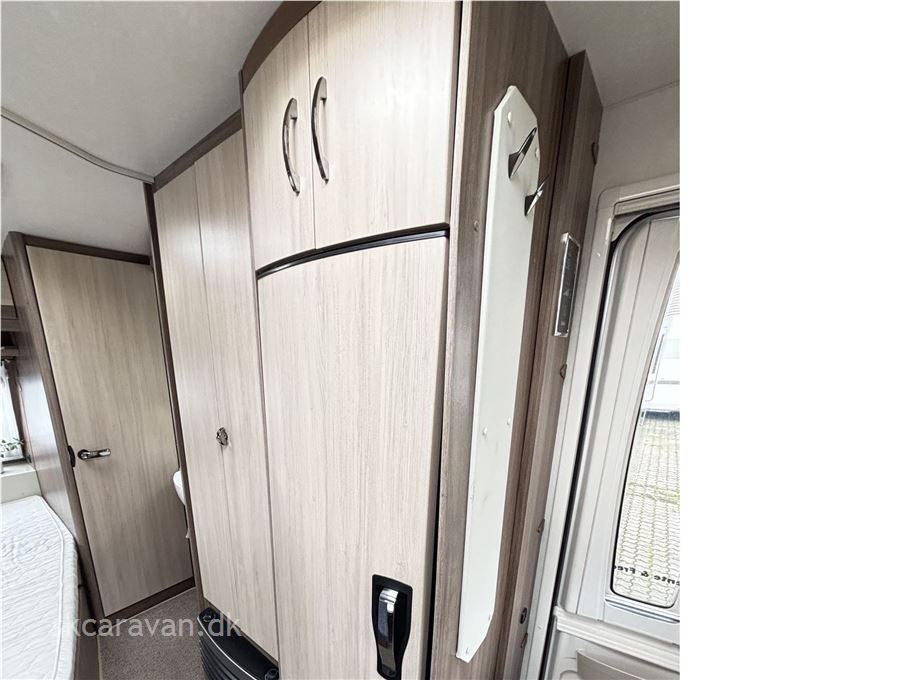 Hobby De Luxe Easy 400 SFE