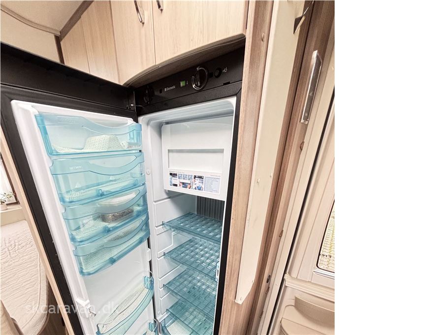 Hobby De Luxe Easy 400 SFE