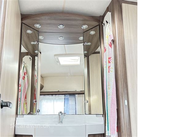 Hobby De Luxe Easy 400 SFE