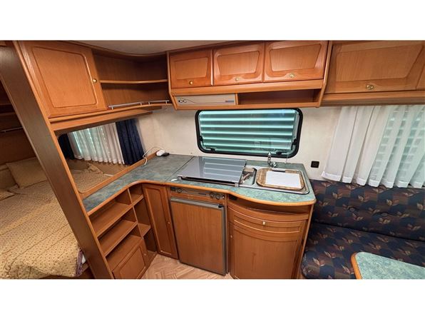 Adria Unica B Exclusive 502 UP