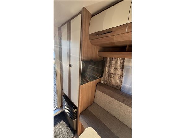 Hobby De Luxe 440 SF