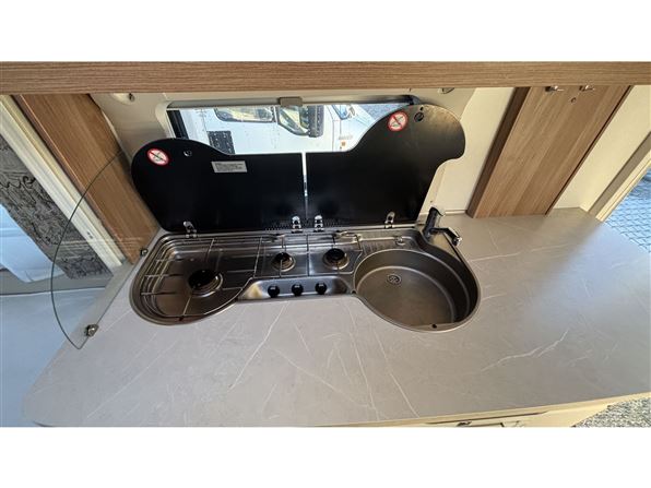 Hobby De Luxe 440 SF
