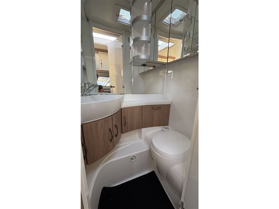 Hobby De Luxe 440 SF