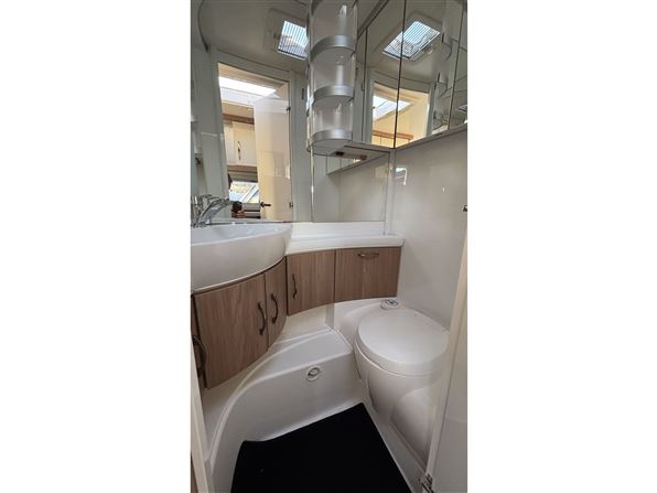 Hobby De Luxe 440 SF