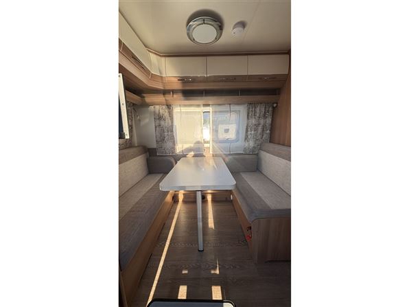 Hobby De Luxe 440 SF