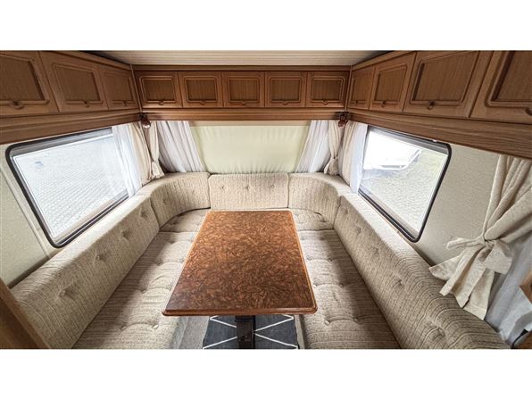 Hobby De Luxe 400