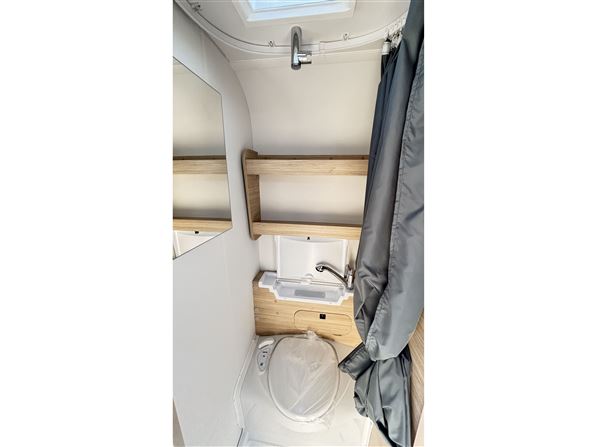 Caravelair Alba Style 390 DK Line
