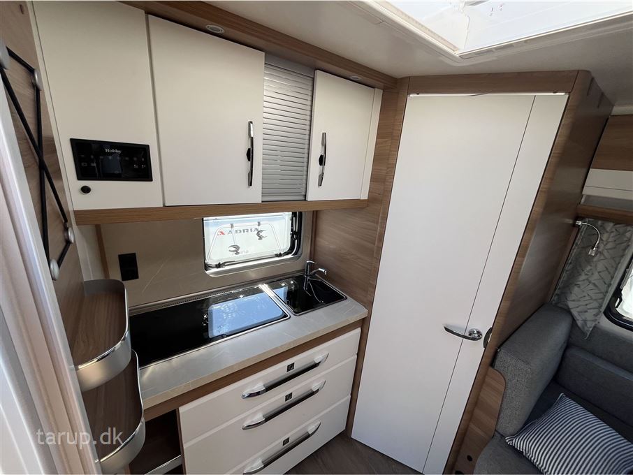 Hobby De Luxe 460 SFf