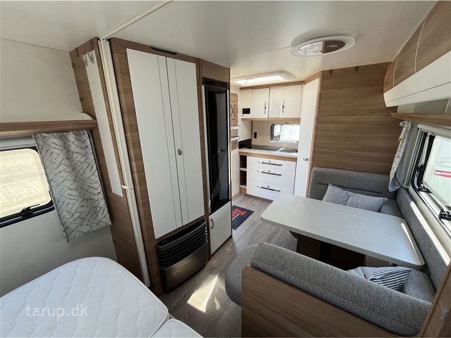 Hobby De Luxe 460 SFf