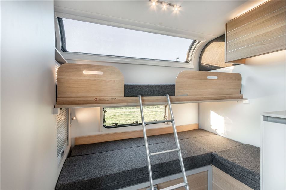 Adria Adora 613 PK Teen
