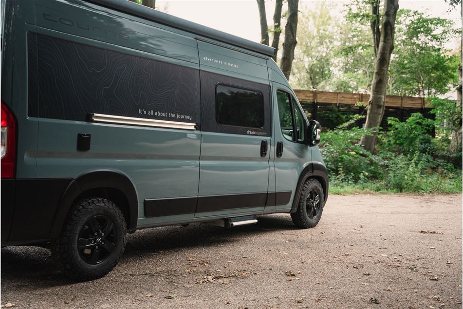 Tourne 6.0 Thunder Edition