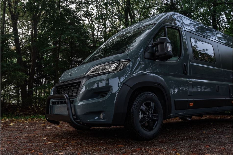 Tourne 6.4 Thunder Edition