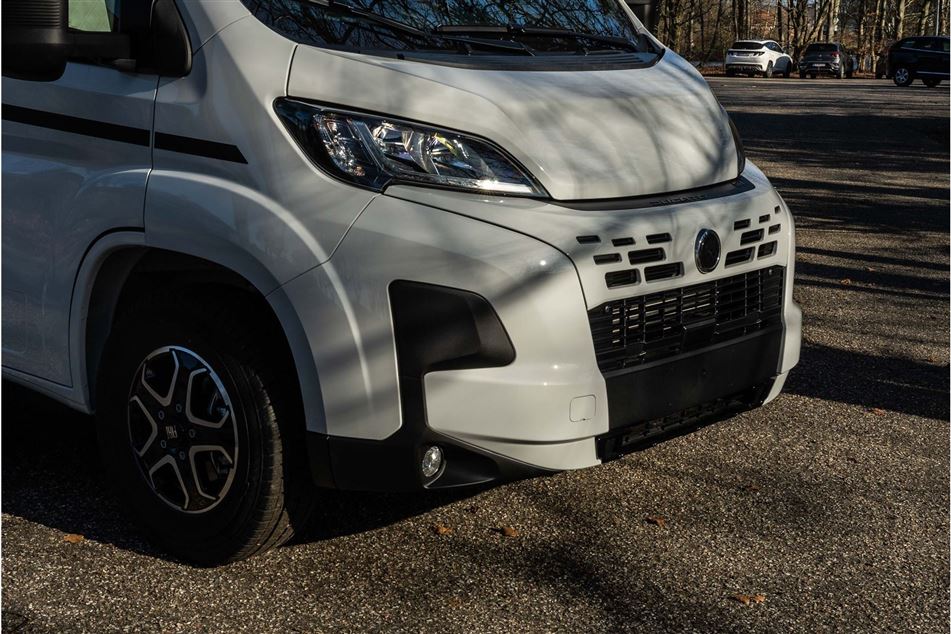 Knaus L!VE TI  650 MEG Platinium Selection