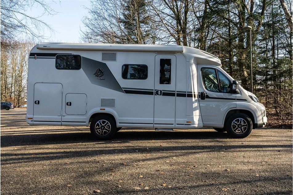 Knaus L!VE TI  650 MEG Platinium Selection
