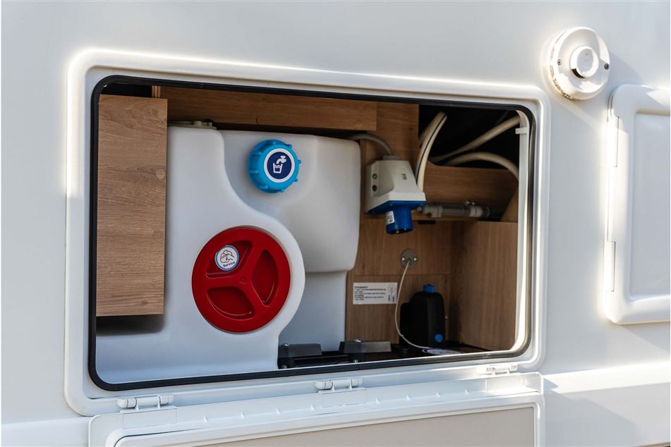 Knaus L!VE TI  650 MEG Platinium Selection