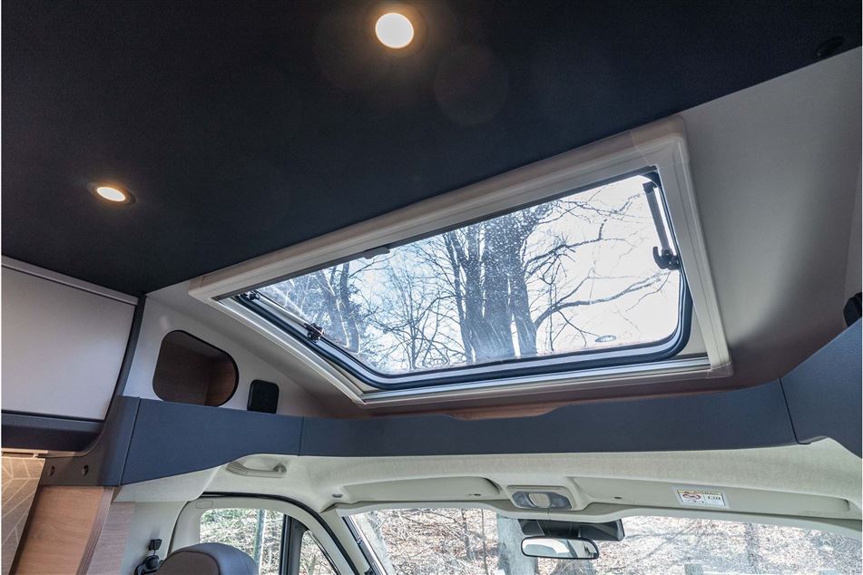 Knaus L!VE TI  650 MEG Platinium Selection