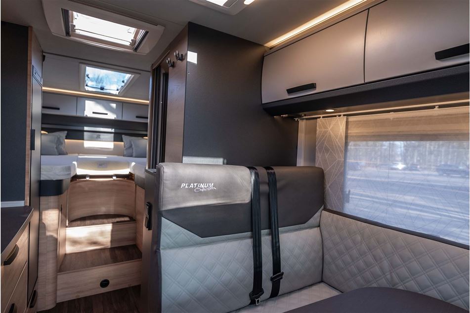 Knaus L!VE TI  650 MEG Platinium Selection
