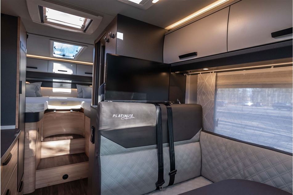 Knaus L!VE TI  650 MEG Platinium Selection