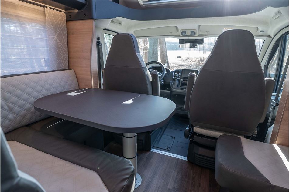 Knaus L!VE TI  650 MEG Platinium Selection