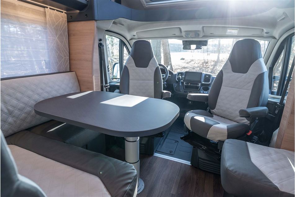 Knaus L!VE TI  650 MEG Platinium Selection