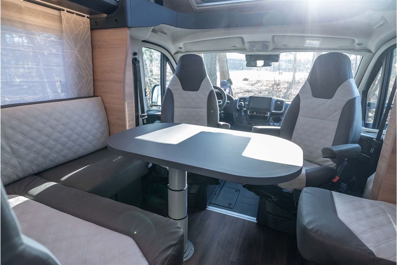 Knaus L!VE TI  650 MEG Platinium Selection