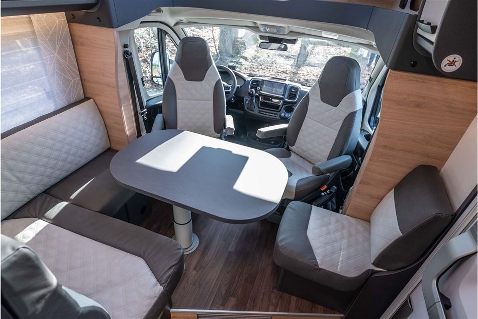 Knaus L!VE TI  650 MEG Platinium Selection