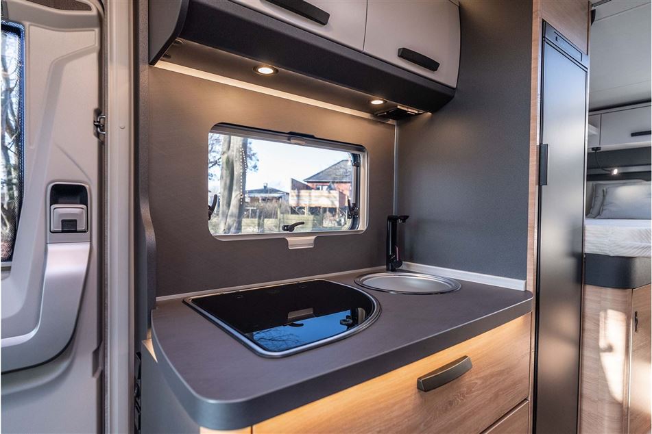 Knaus L!VE TI  650 MEG Platinium Selection