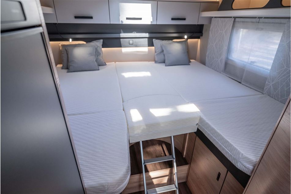 Knaus L!VE TI  650 MEG Platinium Selection