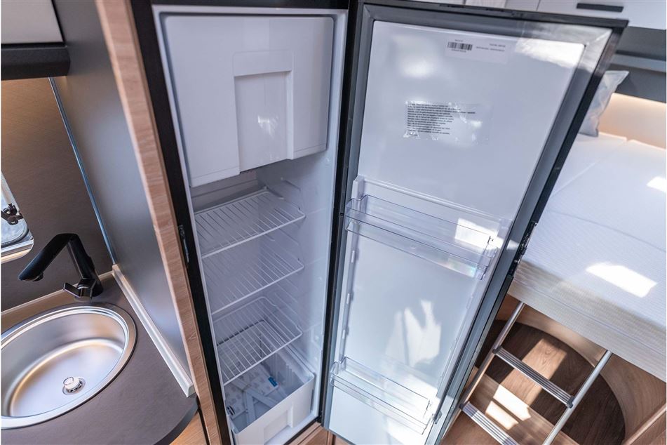 Knaus L!VE TI  650 MEG Platinium Selection