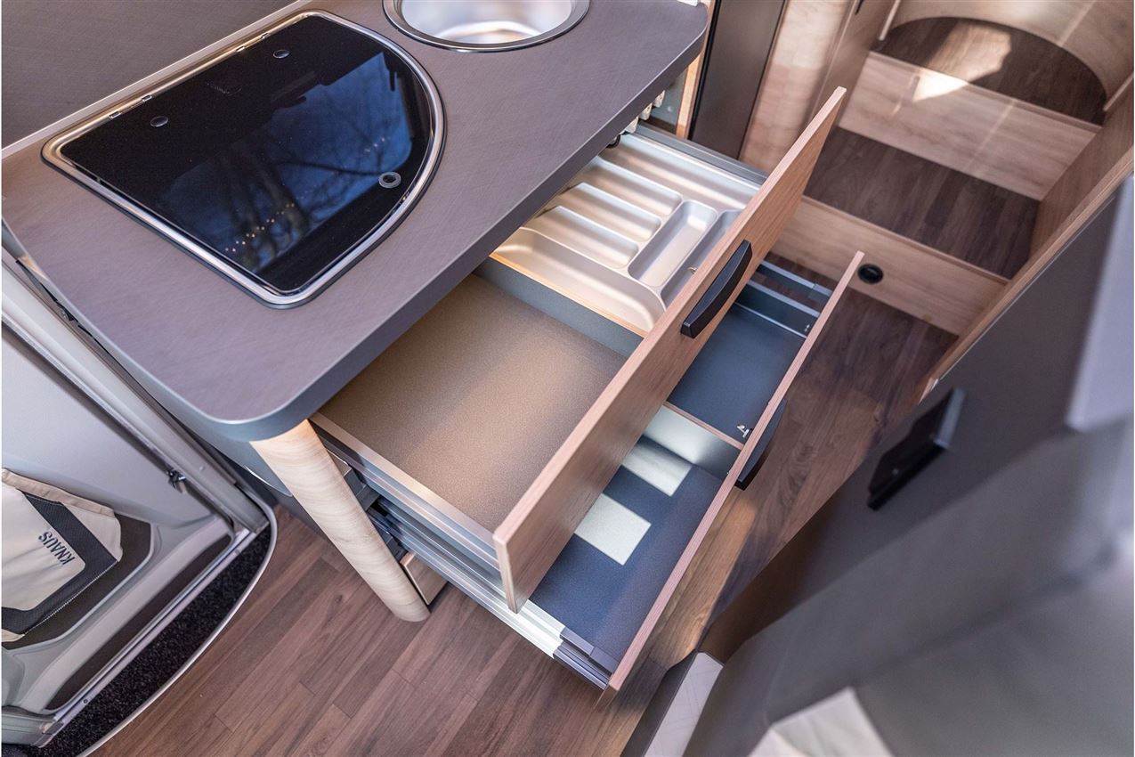 Knaus L!VE TI  650 MEG Platinium Selection