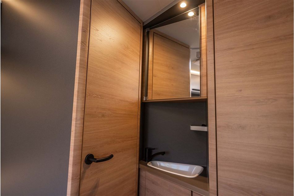 Knaus L!VE TI Wave 650 MF Platinium Selection