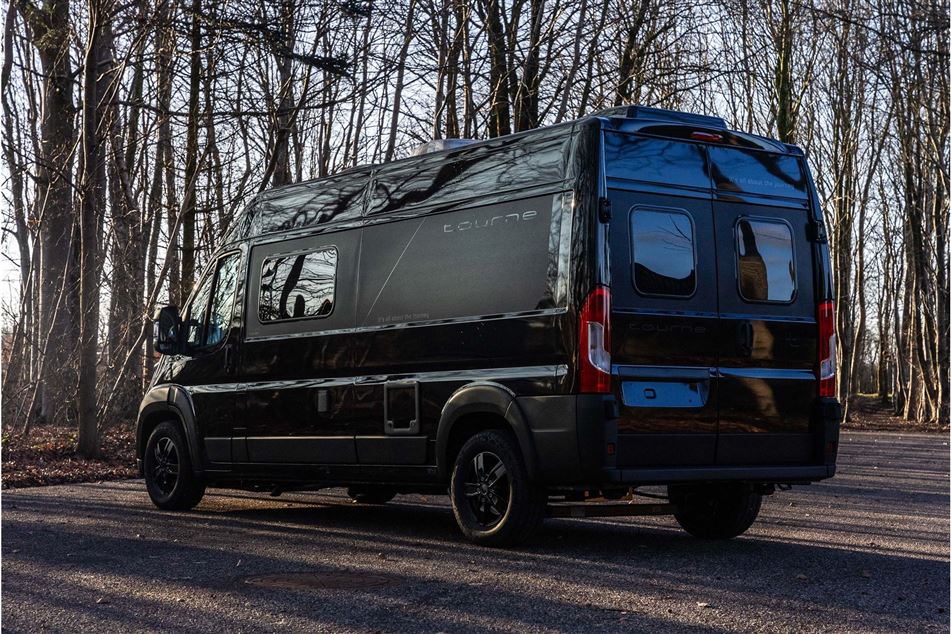 Tourne 6.0 Cruise aut. gear - Black