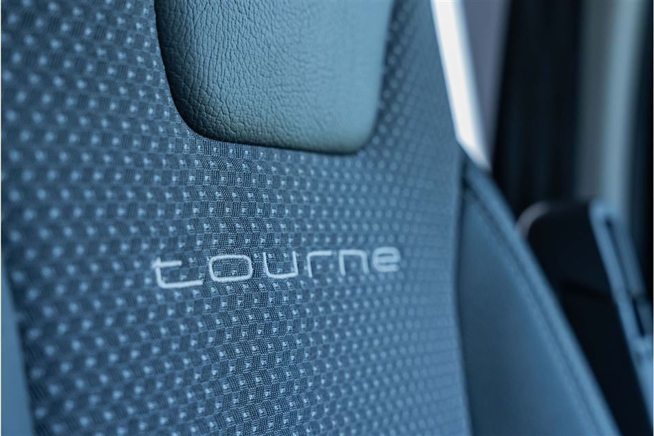 Tourne 6.0 Cruise aut. gear - Black