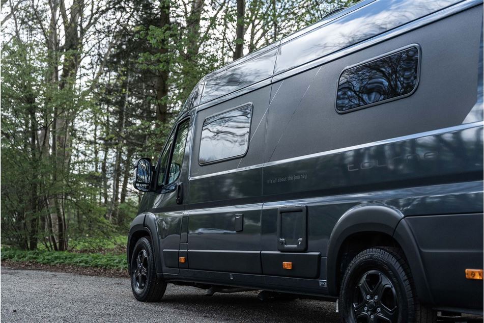 Tourne 6.4 Cruise aut. gear - Iron Grey