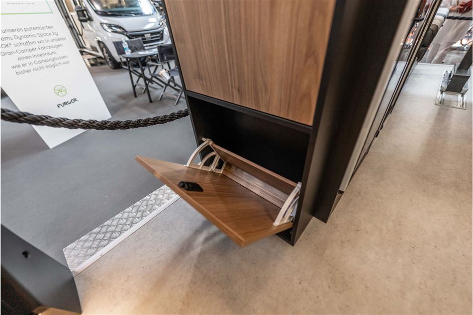 FURGOK X-LOUNGE 600+