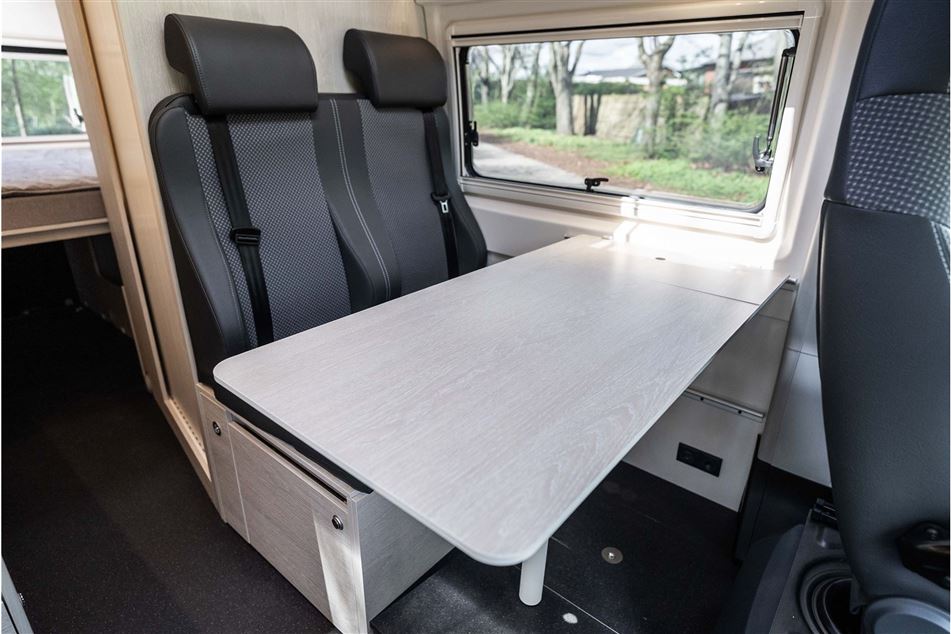 Tourne 6.0 Cruise Light Black