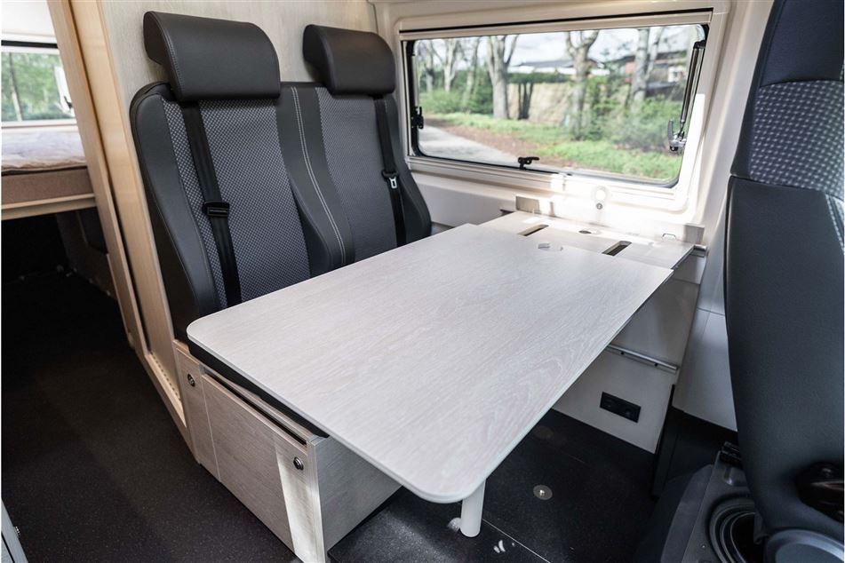 Tourne 6.0 Cruise Light Black