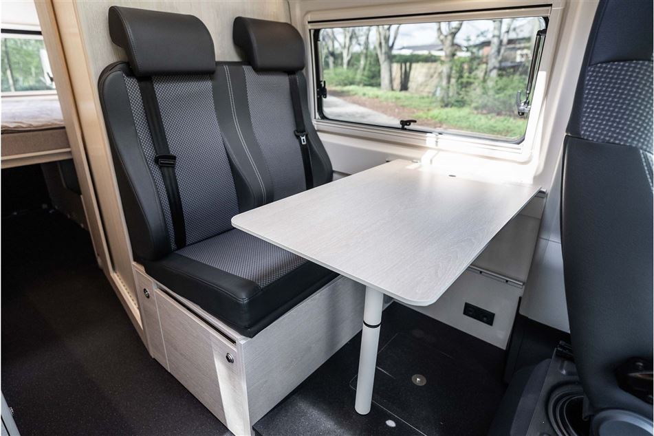 Tourne 6.0 Cruise Light Black