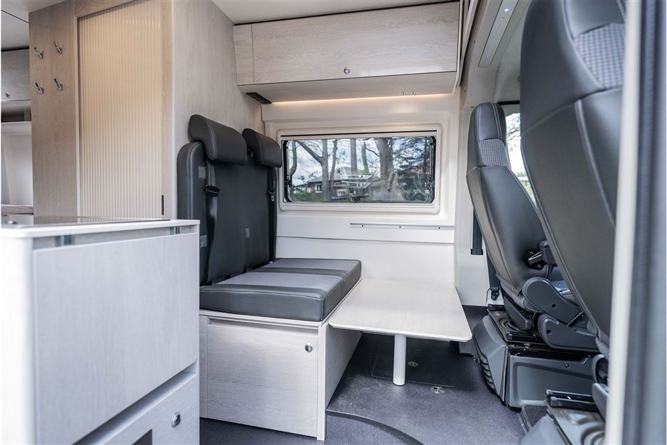 Tourne 6.0 Cruise Light Black