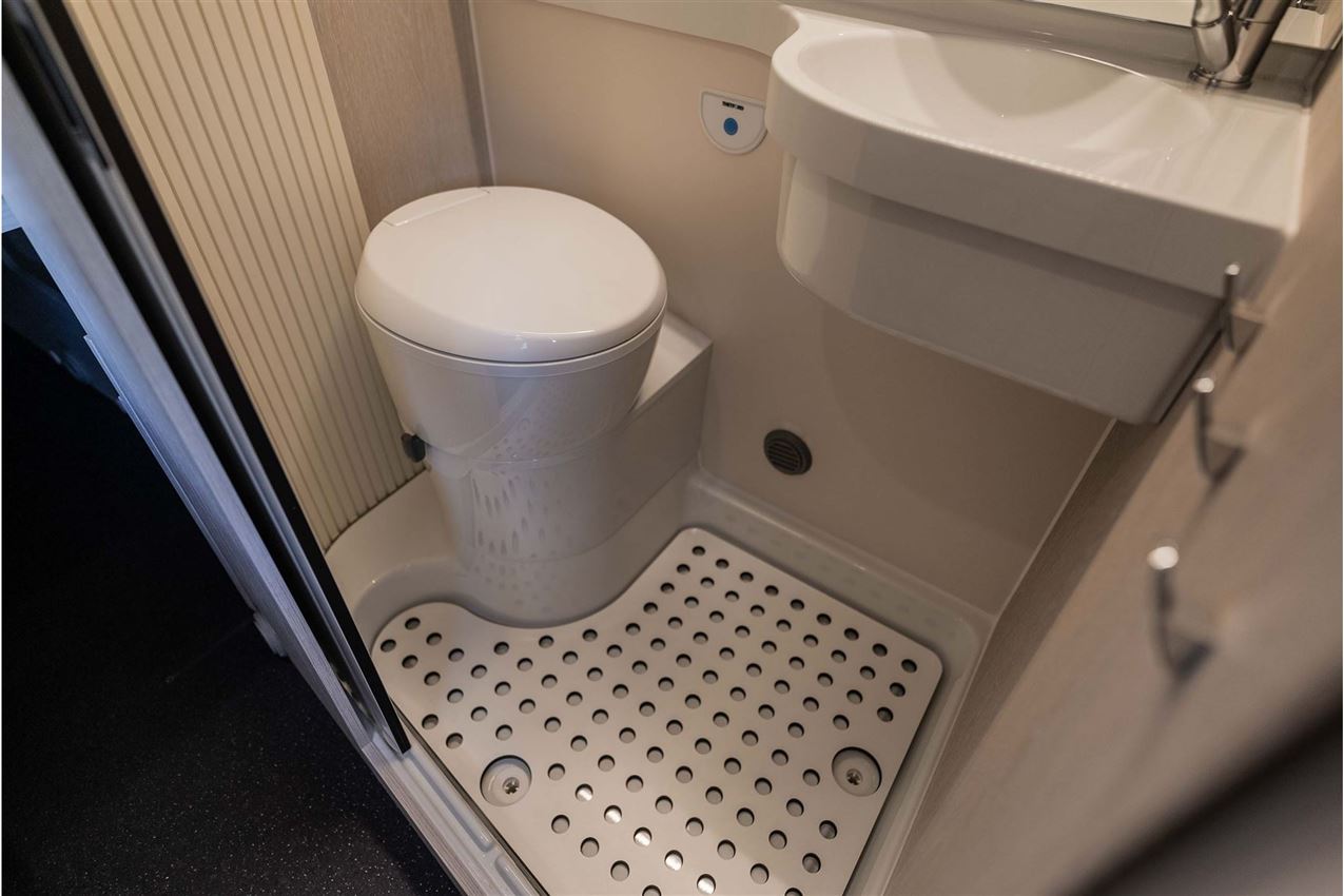 Tourne 6.0 Cruise Light Black