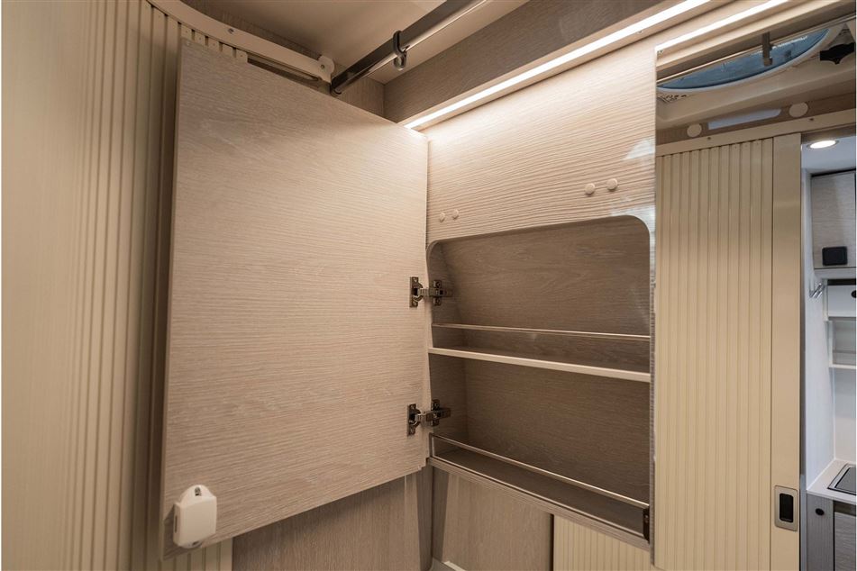 Tourne 6.0 Cruise Light Black