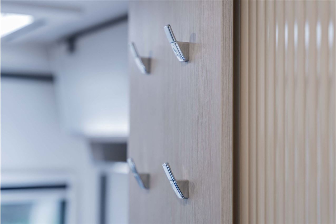 Tourne 6.0 Cruise Light Black