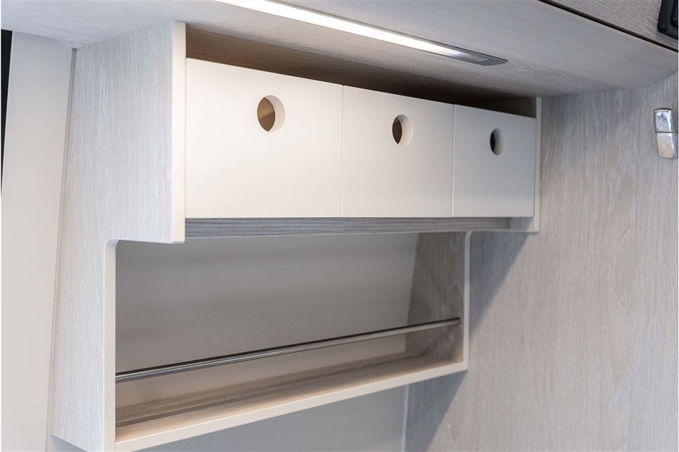 Tourne 6.0 Cruise Light Black