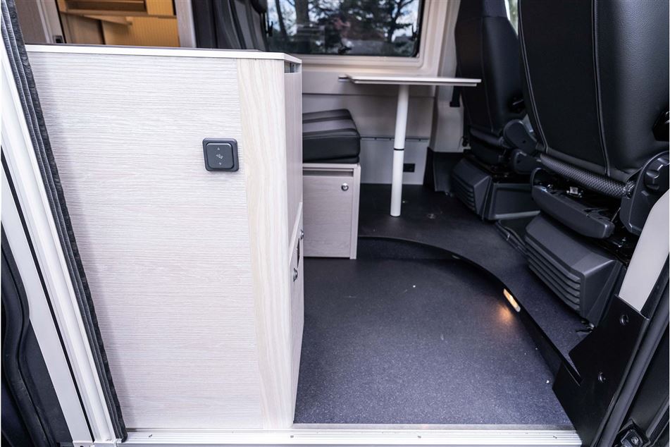 Tourne 6.0 Cruise Light Black