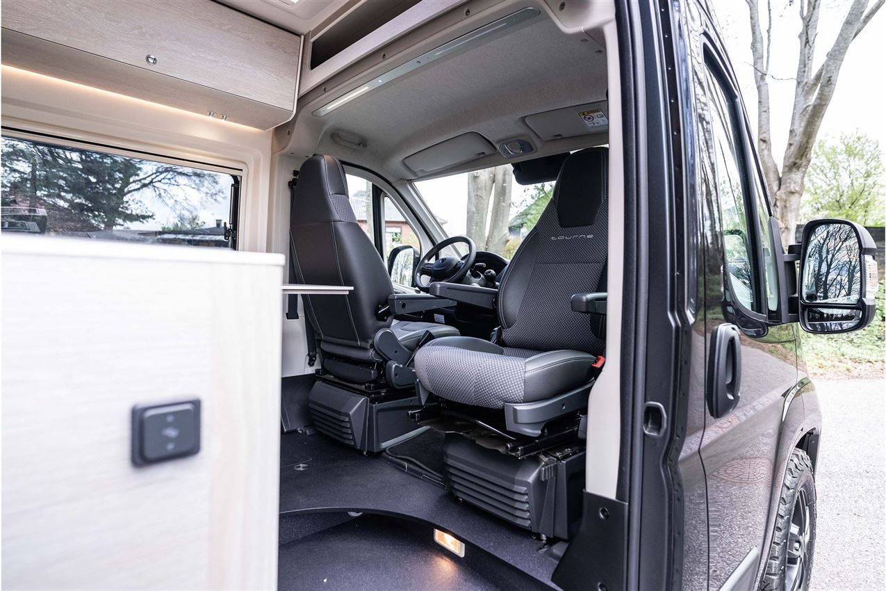 Tourne 6.0 Cruise Light Black