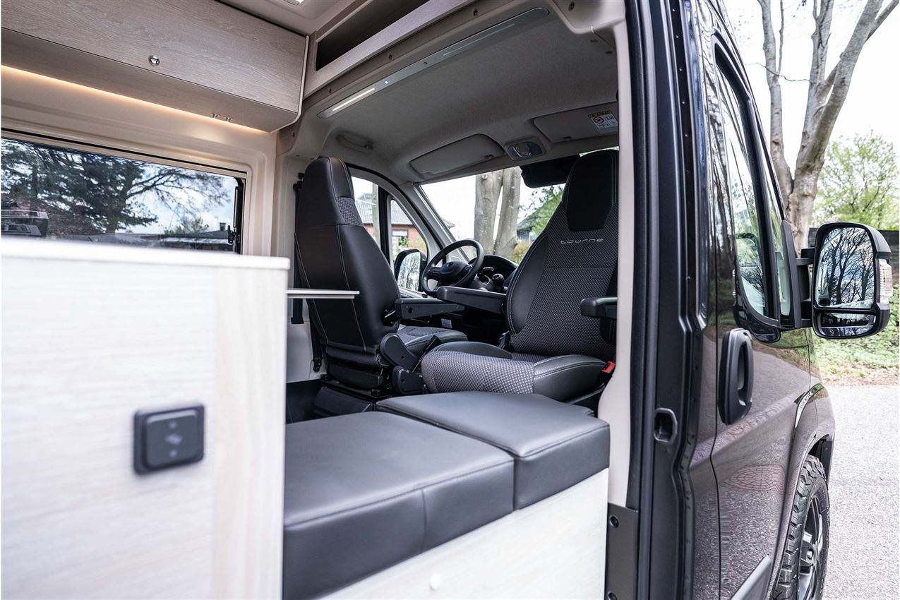 Tourne 6.0 Cruise Light Black