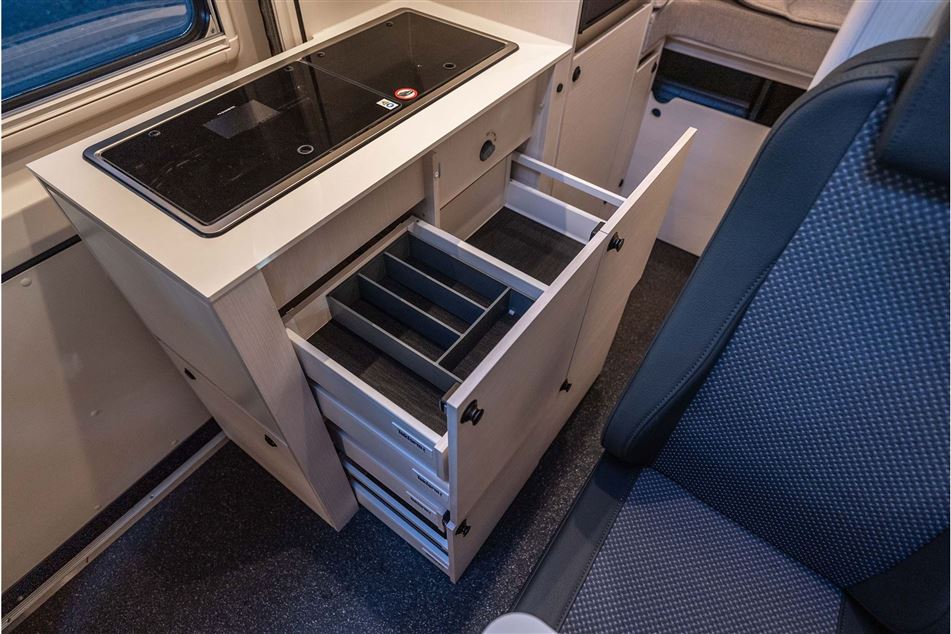 Tourne 6.4 Select Aut. gear - Iron Grey -180HK