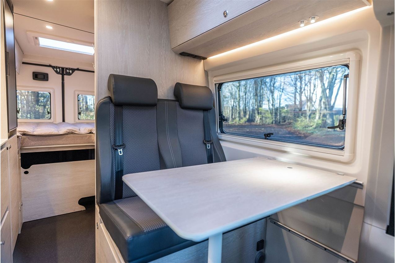 Tourne 6.4 Cruise aut. gear - Black