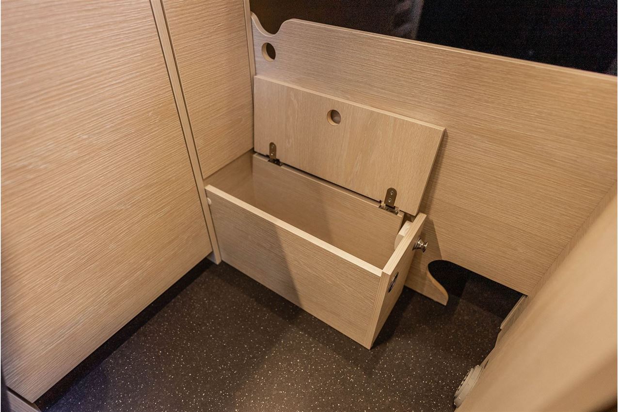 Tourne 6.4 Cruise aut. gear - Black